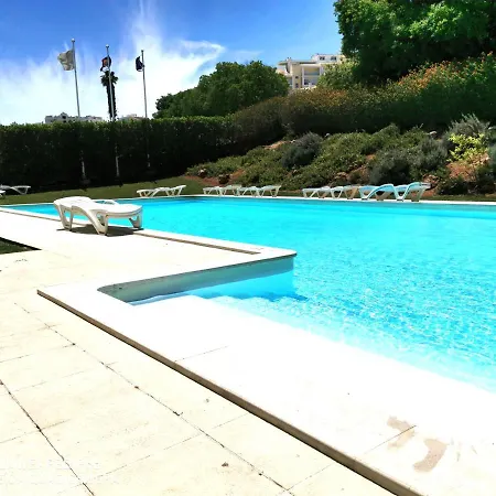 Jeni Residencia Flamingo Apartment *